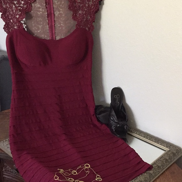 Xscape Dresses & Skirts - 💋💕HP💕 Sexy Fit Wine Midi Cocktail Holiday Dress